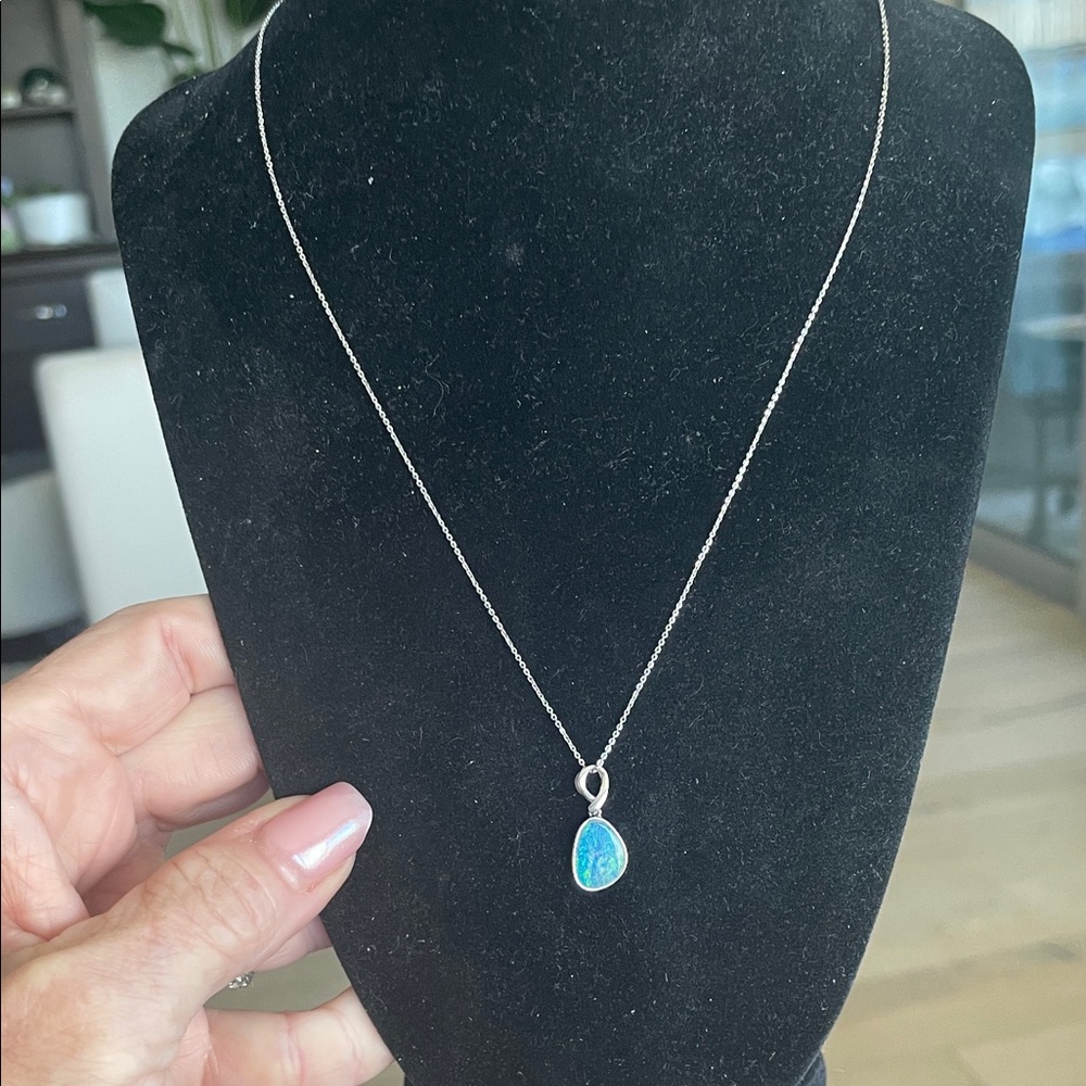 14k white gold opal Pendant 18”Necklace. Stamped